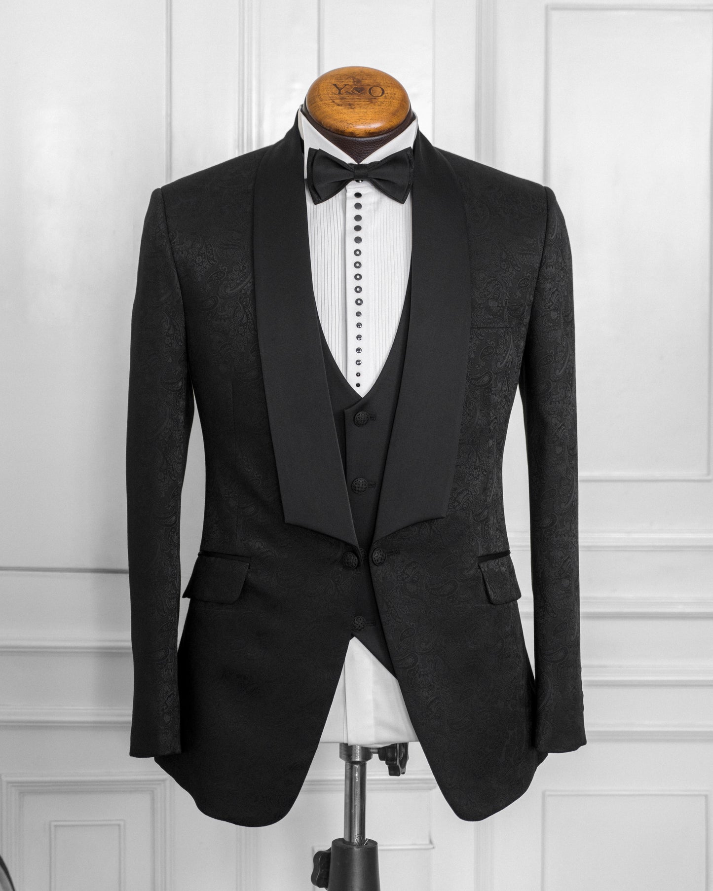 Castille series black Tuxedo